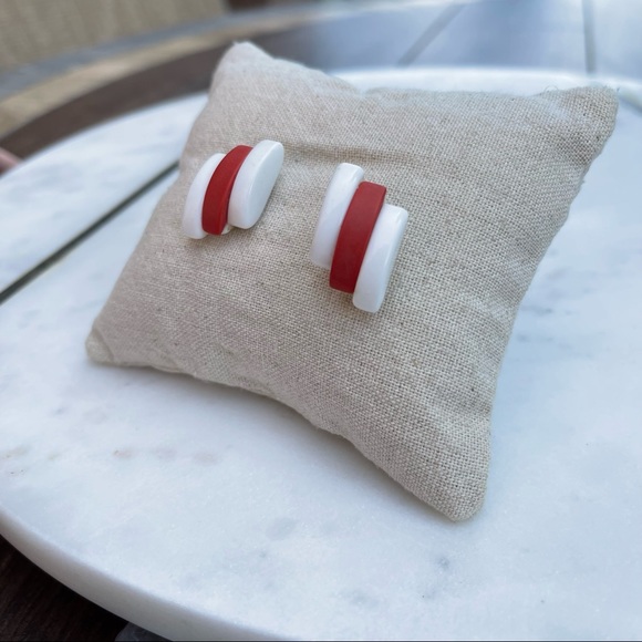 Vintage 80s 90s Earrings, plastic, geometric design, pierced ear - Picture 3 of 5